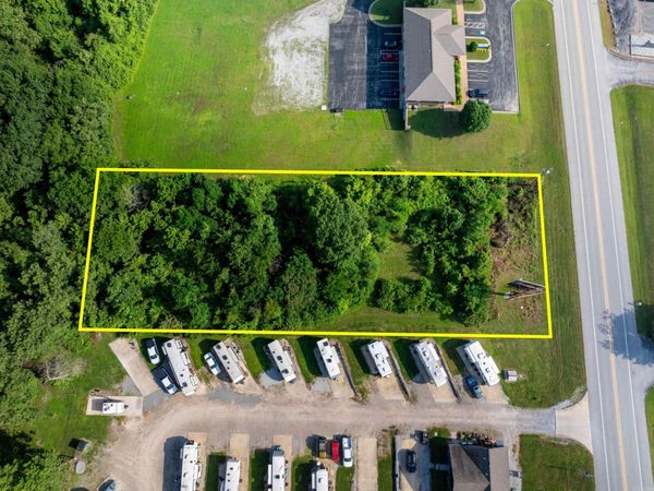 Barnett Dr , Batesville, AR 72503
