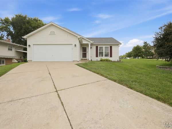 1476 Schoal Creek Drive , O'Fallon, MO 63366