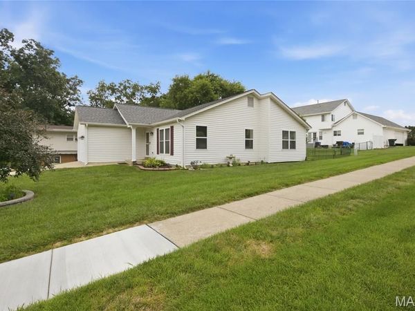 1476 Schoal Creek Drive , O'Fallon, MO 63366