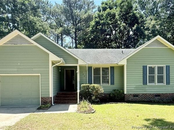 146 Greentree Drive, Raeford, NC 28376