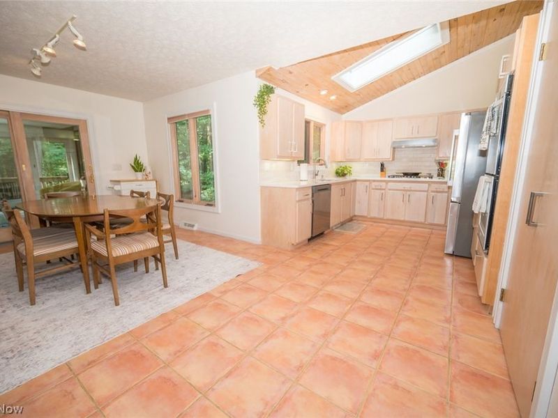 10676 Prouty Road, Concord Township, OH 44077 Photo 4