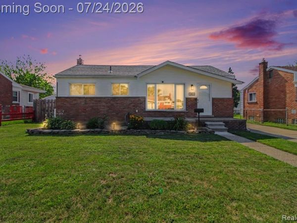 141 Gilman Street, Garden City, MI 48135