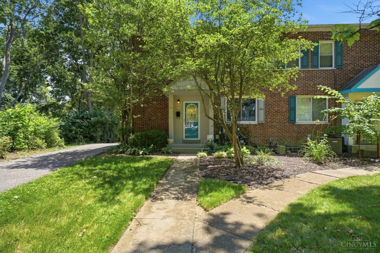 118 Burley Circle, Unit 1, Greenhills, OH 45218 Main Photo