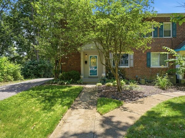 118 Burley Circle, Unit 1, Greenhills, OH 45218