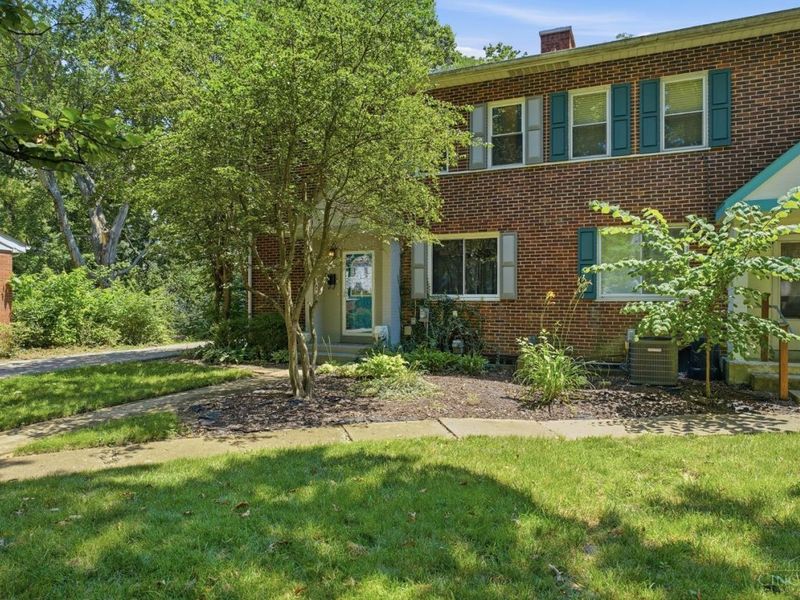 118 Burley Circle, Unit 1, Greenhills, OH 45218 Photo 2