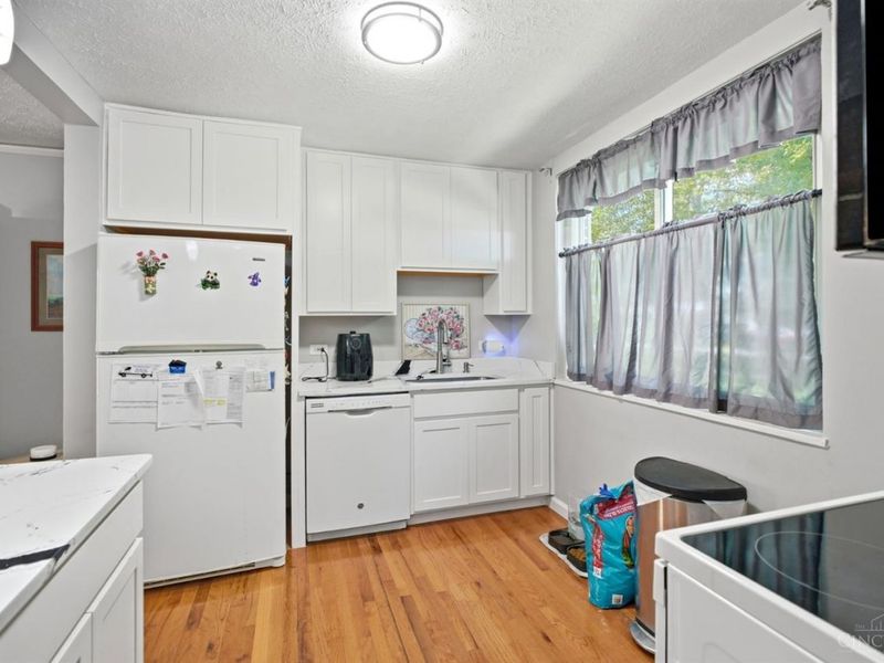 118 Burley Circle, Unit 1, Greenhills, OH 45218 Photo 4