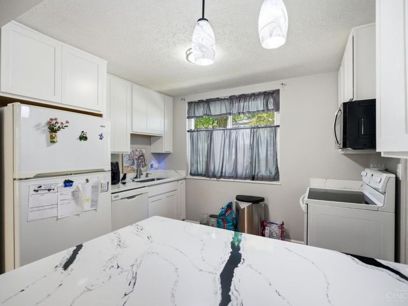 118 Burley Circle, Unit 1, Greenhills, OH 45218 Photo 5