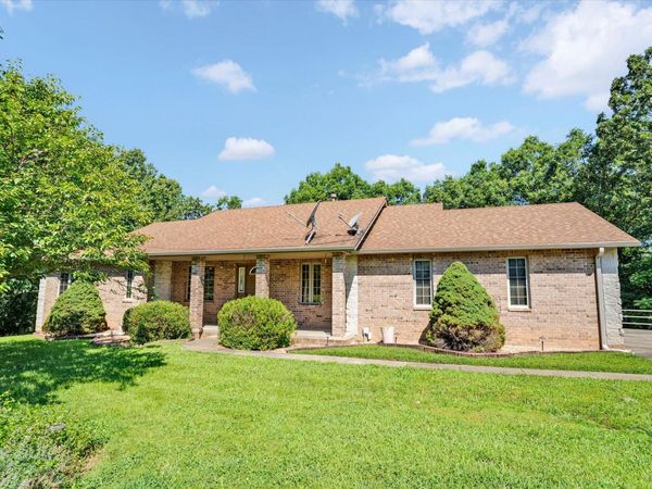538 Munson Hill Drive , Marshfield, MO 65706