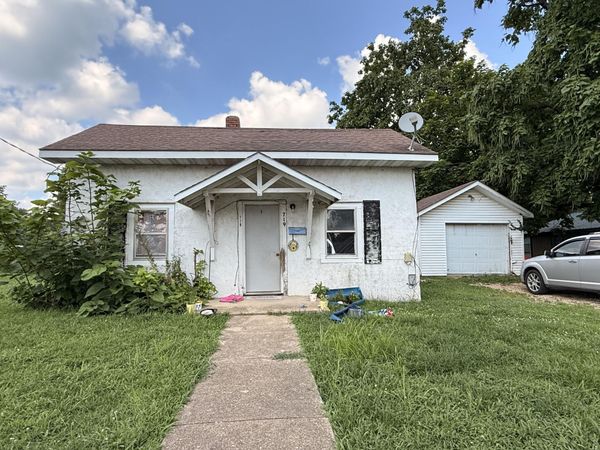 719 W Frisco Street , Mountain Grove, MO 65711