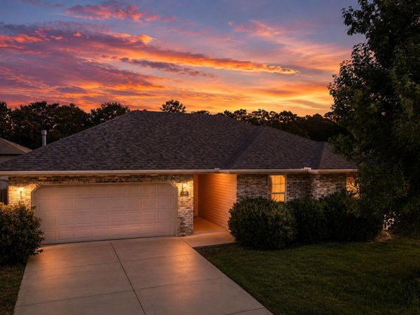 1107 E Melton Road , Ozark, MO 65721
