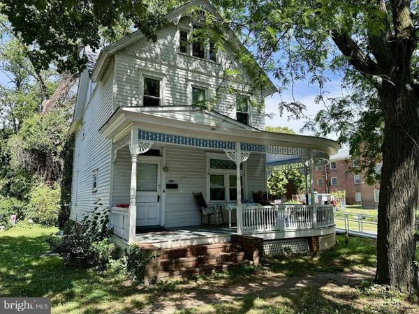 219 N GOVERNORS BOULEVARD , DOVER, DE 19901