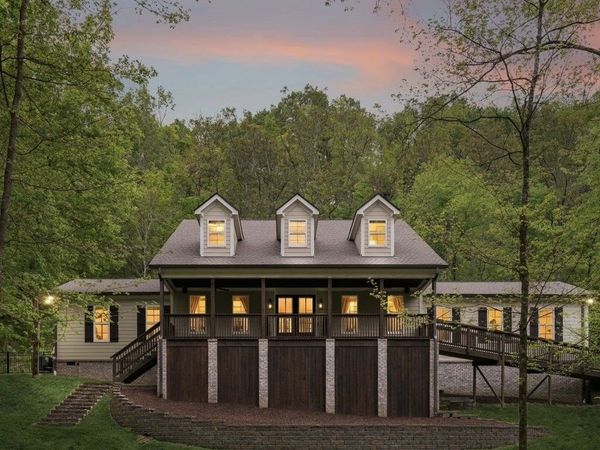 2288 N Berrys Chapel Rd, Franklin, TN 37069