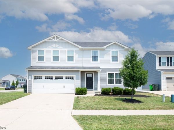2671 Himelrigh Boulevard , Barberton, OH 44203