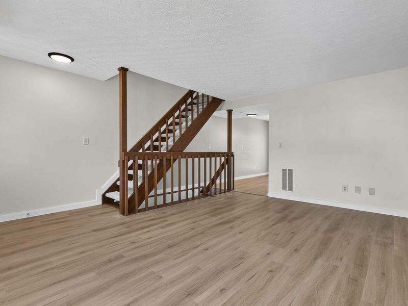 891 Noddymill Lane E, Unit 33B, Worthington, OH 43085 Photo 12