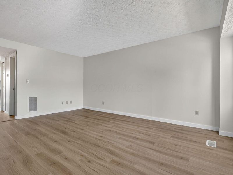 891 Noddymill Lane E, Unit 33B, Worthington, OH 43085 Photo 9