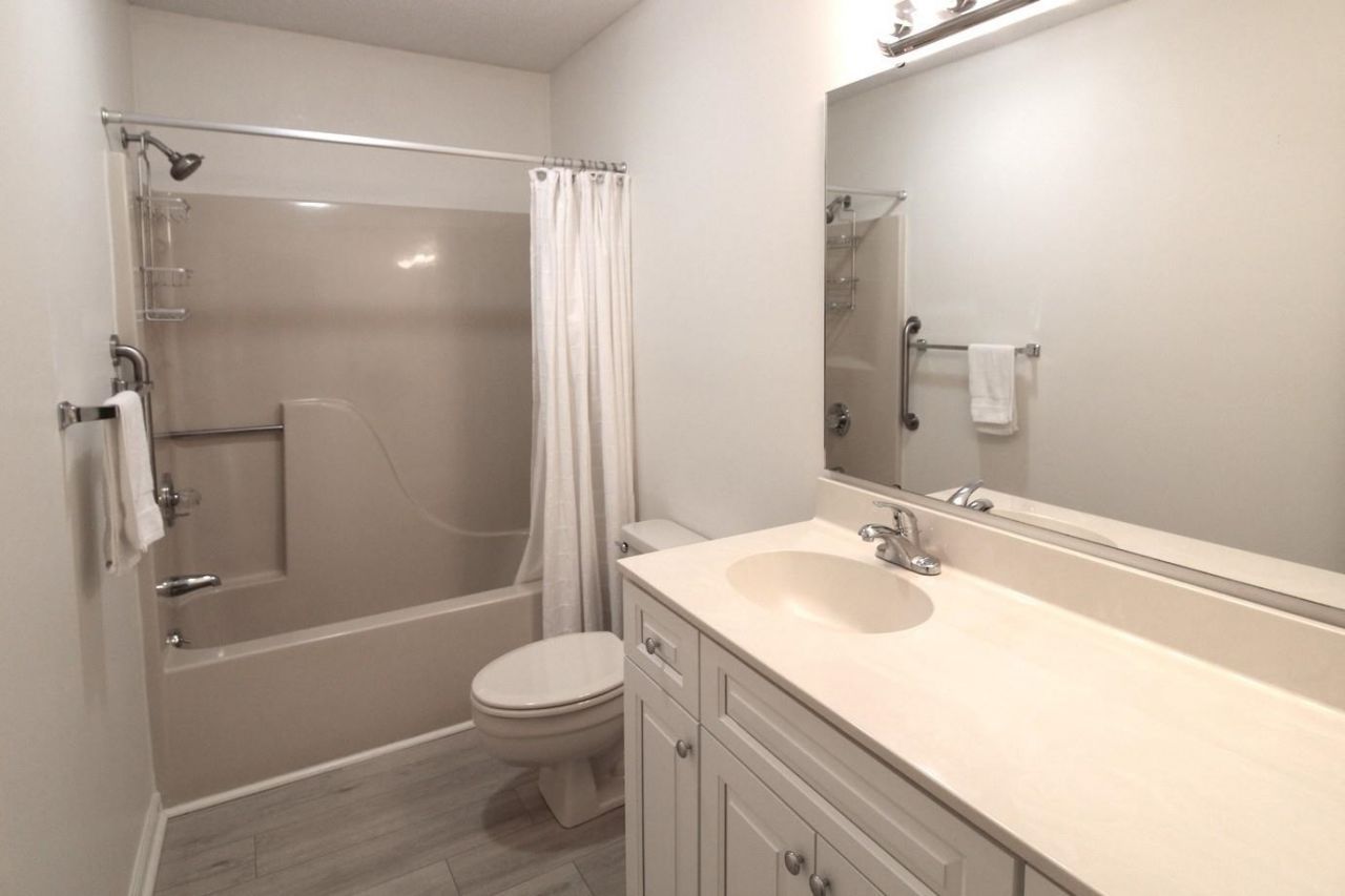 924 Fairwood Lakes Ln. Photo 18