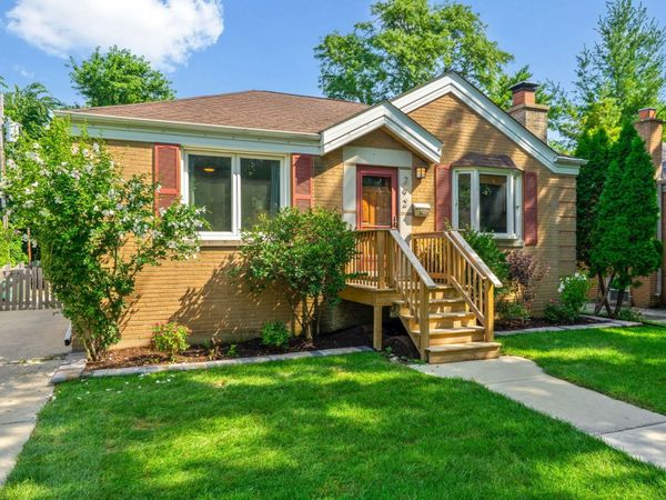 292 E Burlington Street, Riverside, IL 60546