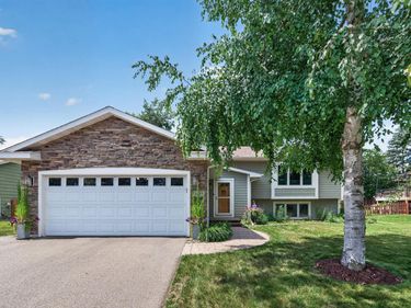1415 Sycamore Lane N, Plymouth, MN 55441