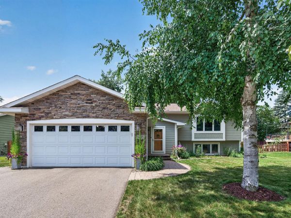 1415 Sycamore Lane N, Plymouth, MN 55441