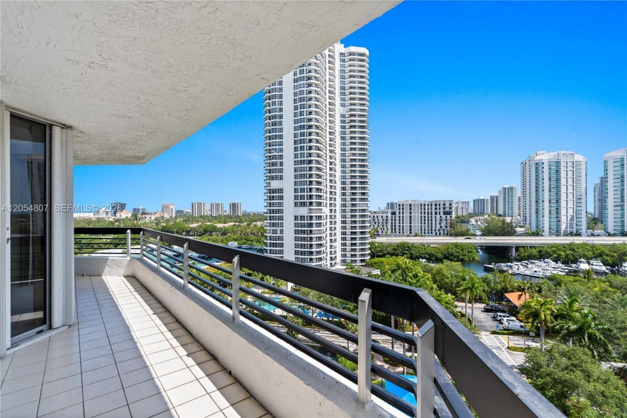 3600 Mystic Pointe Dr , Unit 1207, Aventura, FL 33180 Photo
