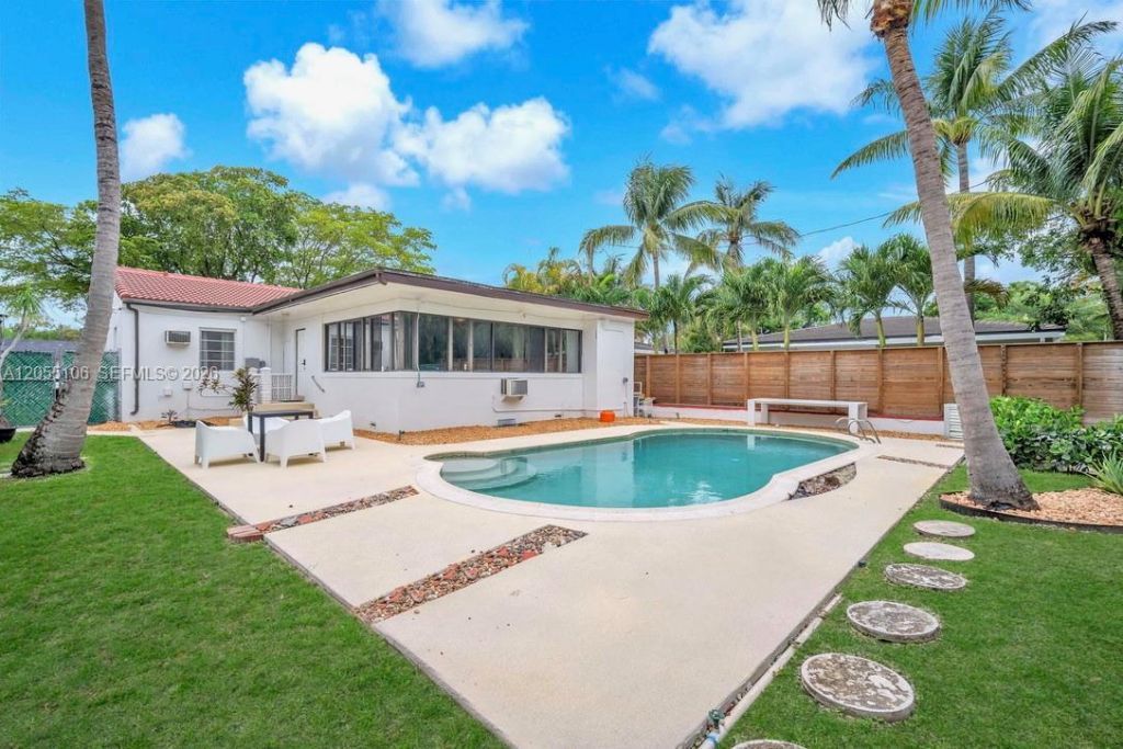 801 SW 24th Rd , Miami, FL 33129 Photo
