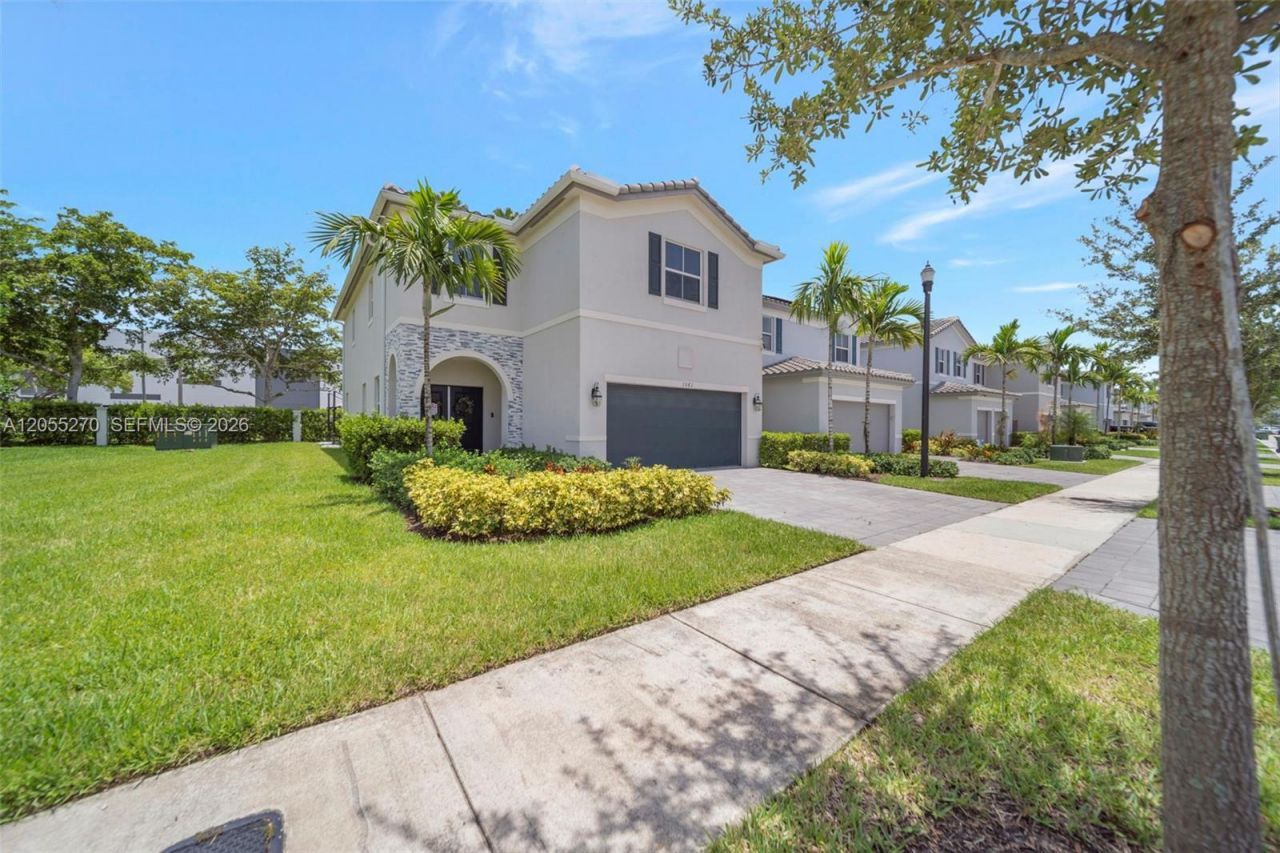 1361 SE 27th Ter, Homestead, FL 33035 Photo