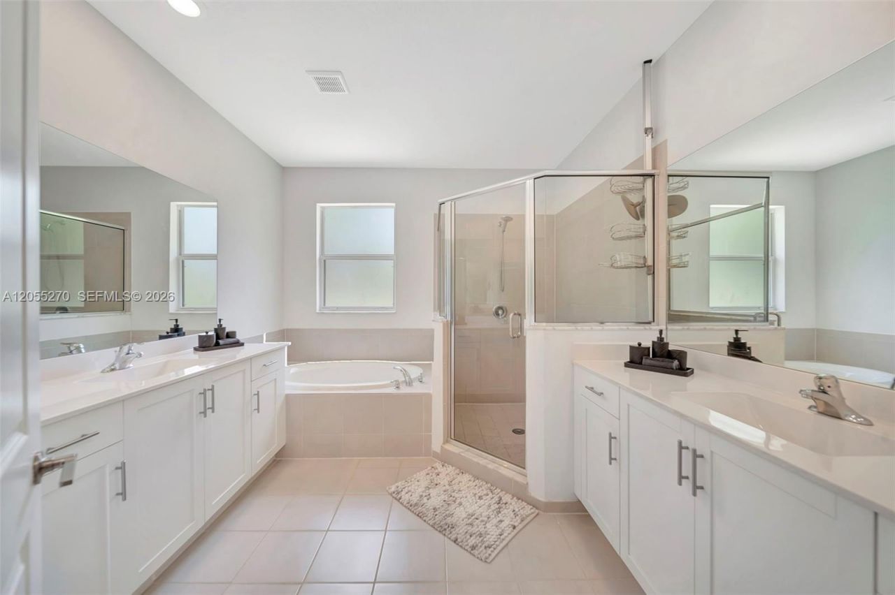 1361 SE 27th Ter, Homestead, FL 33035 Photo