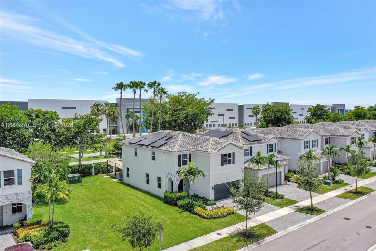 1361 SE 27th Ter, Homestead, FL 33035 Photo