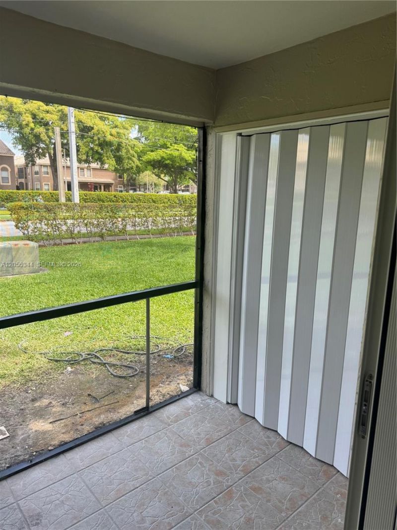 9050 NW 28th St , Unit 136, Coral Springs, FL 33065 Photo