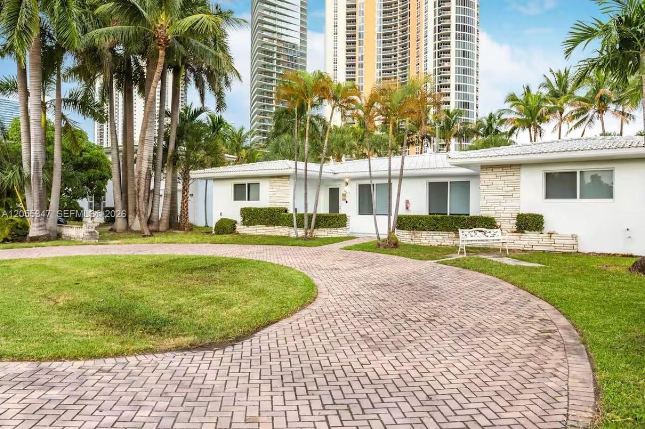 18815 Atlantic Blvd , Sunny Isles Beach, FL 33160 Photo