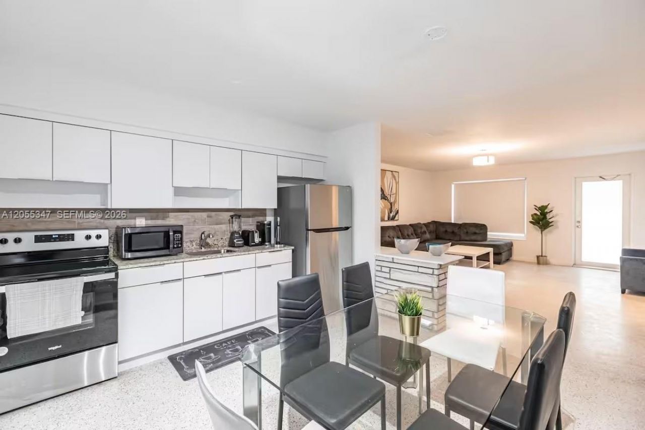 18815 Atlantic Blvd , Sunny Isles Beach, FL 33160 Photo