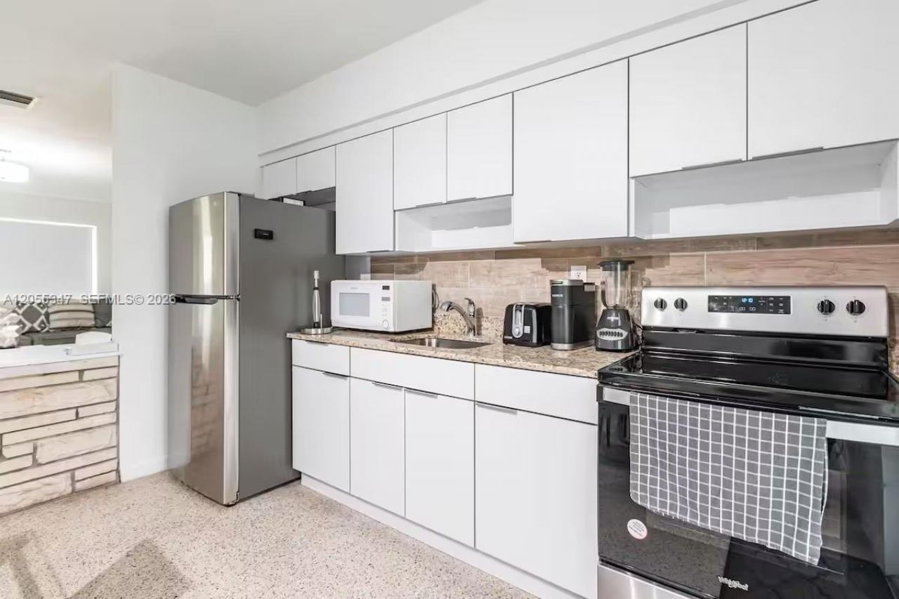 18815 Atlantic Blvd , Sunny Isles Beach, FL 33160 Photo