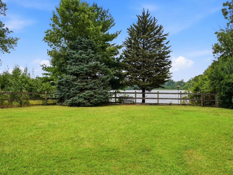 4034 Deer Lake Way, Columbus, OH 43204 Photo 10