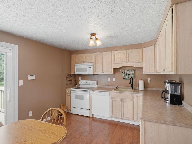 4034 Deer Lake Way, Columbus, OH 43204 Photo 25