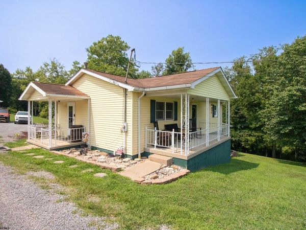 84 Boxwood Drive, Clarksburg, WV 26301