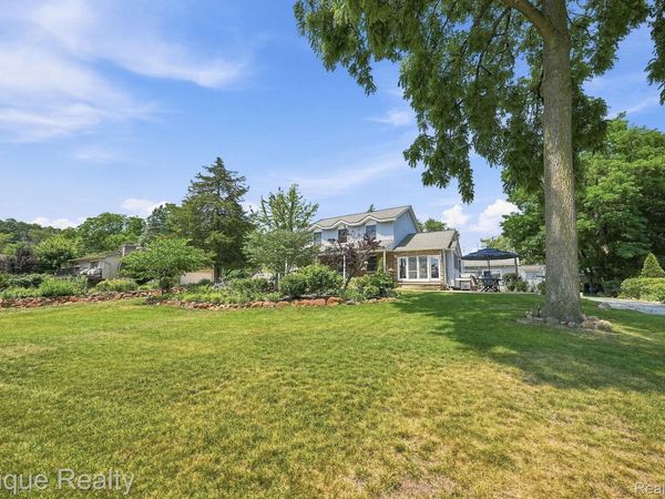 1642 Delmonte Street, Wolverine Lake Village, Mi 48390