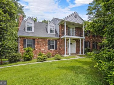 9708 LOCUST HILL DRIVE, GREAT FALLS, VA 22066