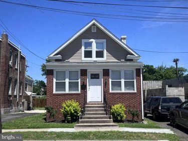 27 ROBERTA AVENUE , COLLINGDALE, PA 19023