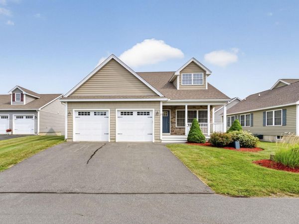 27 Leybridge Drive, Hudson, NH 03051