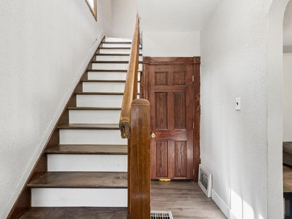 520 Fred Street , Saint Paul, MN 55130