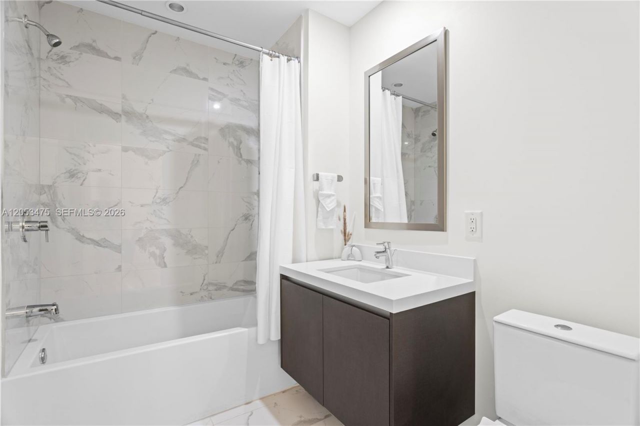 851 NE 1st Ave , Unit 2308, Miami, FL 33132 Photo