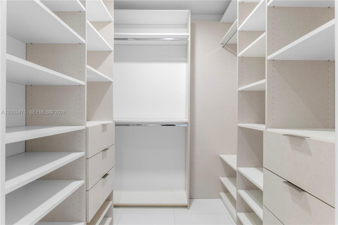 851 NE 1st Ave , Unit 2308, Miami, FL 33132 Photo