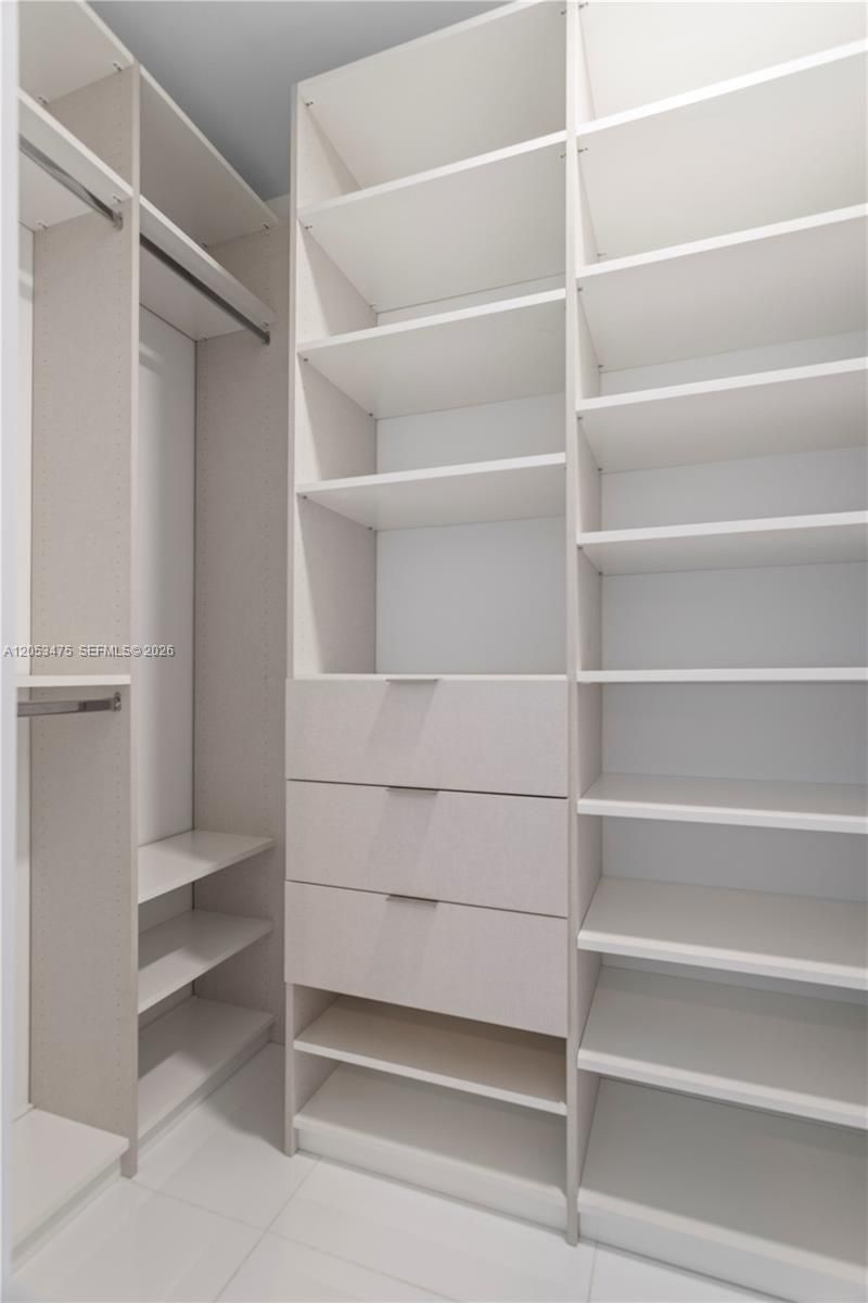 851 NE 1st Ave , Unit 2308, Miami, FL 33132 Photo