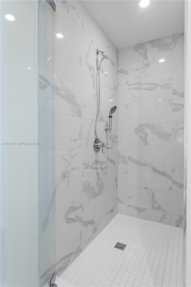 851 NE 1st Ave , Unit 2308, Miami, FL 33132 Photo