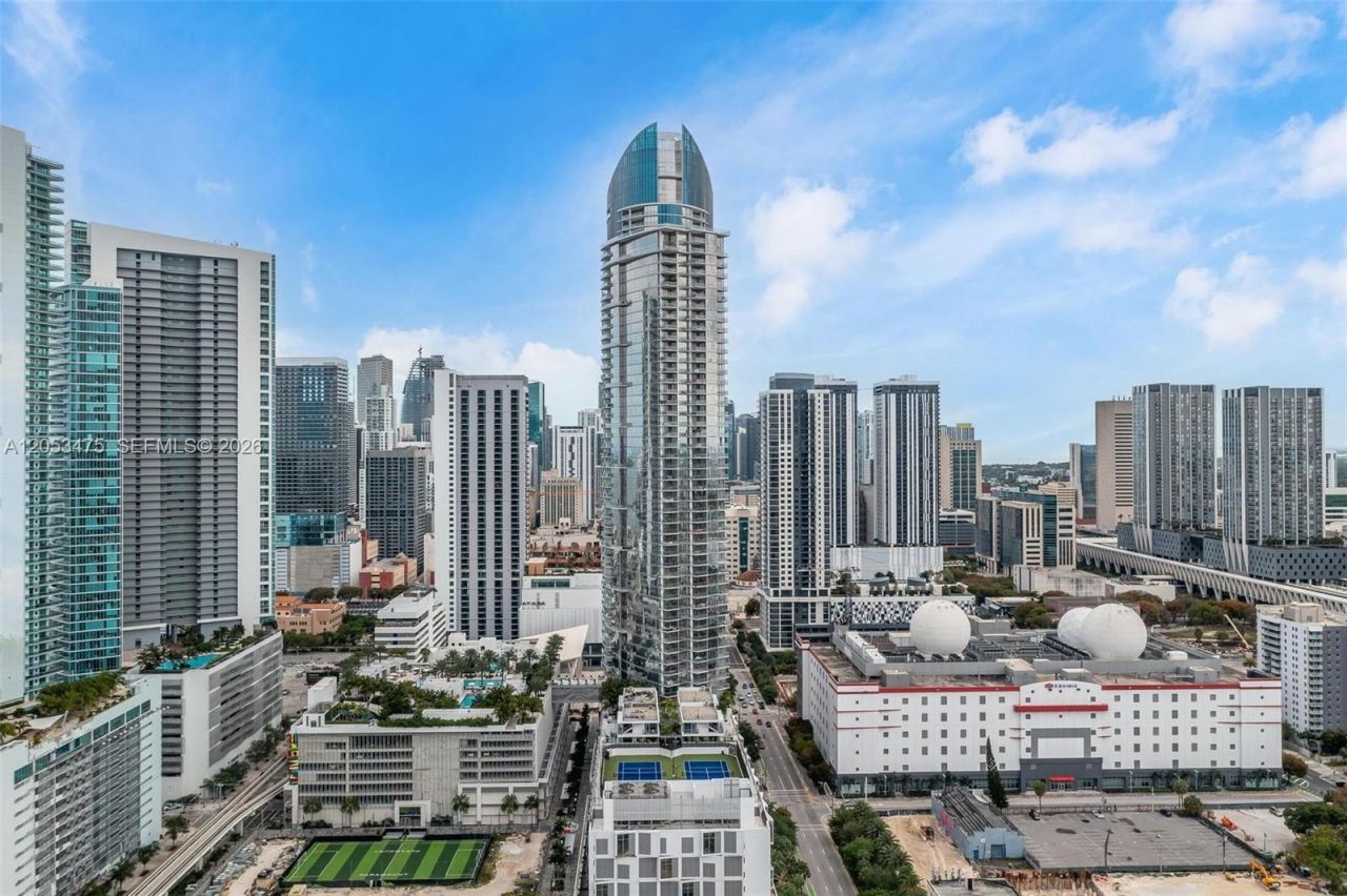 851 NE 1st Ave , Unit 2308, Miami, FL 33132 Photo