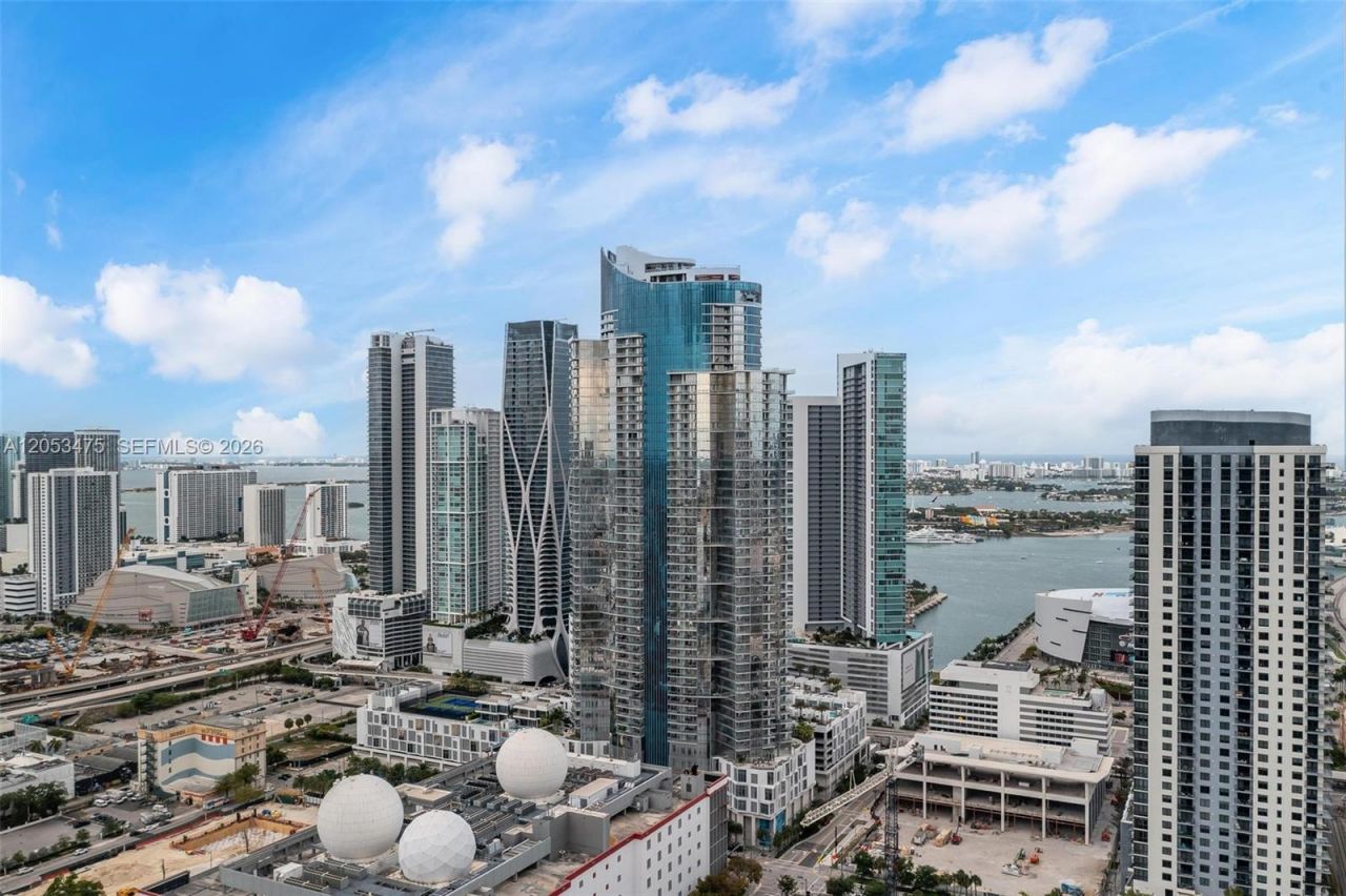 851 NE 1st Ave , Unit 2308, Miami, FL 33132 Photo