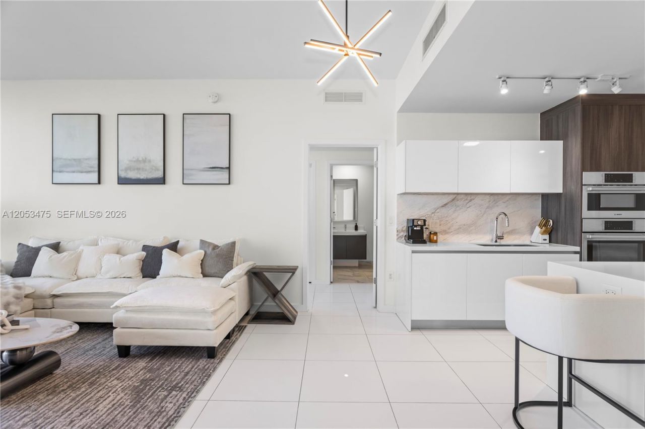 851 NE 1st Ave , Unit 2308, Miami, FL 33132 Photo