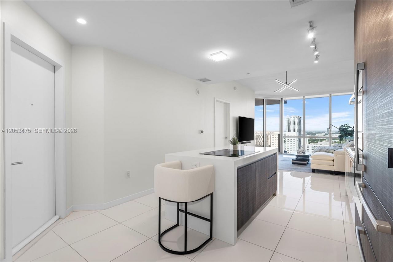 851 NE 1st Ave , Unit 2308, Miami, FL 33132 Photo