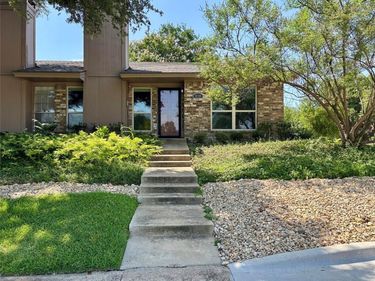 10704 Pagewood Drive, Unit 34, Dallas, TX 75230