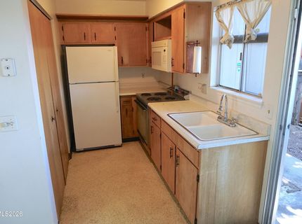 1349 El Dorado Avenue, Unit APT F, Gardnerville, NV 89410 Photo